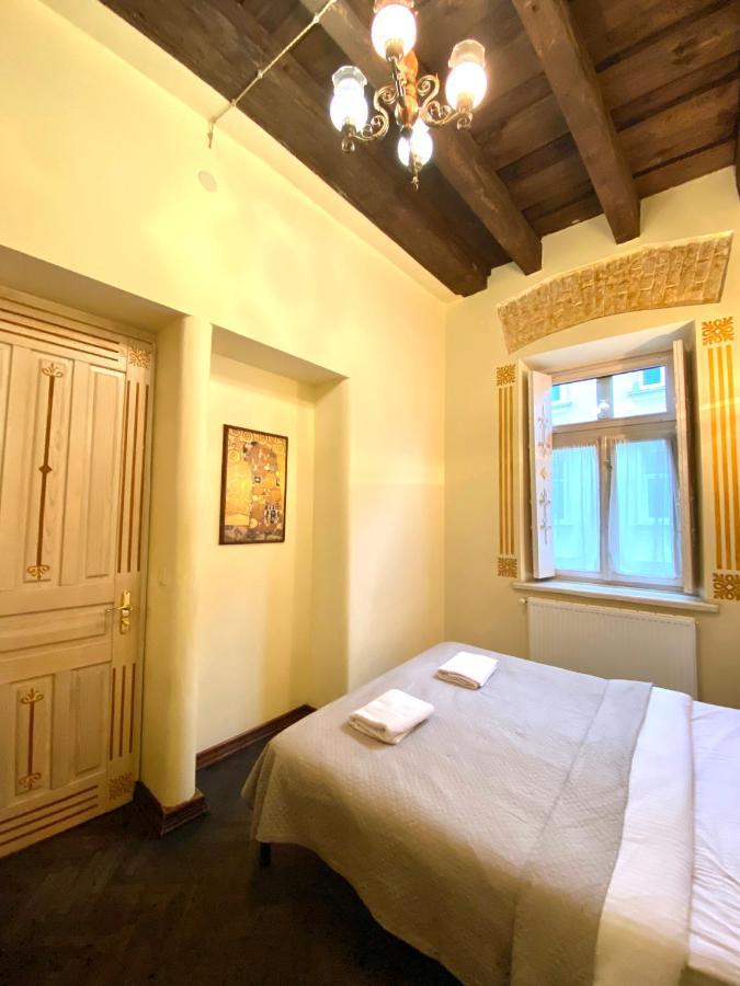 Квартира Подобово На Вулиці Валова 21А Lviv Ngoại thất bức ảnh