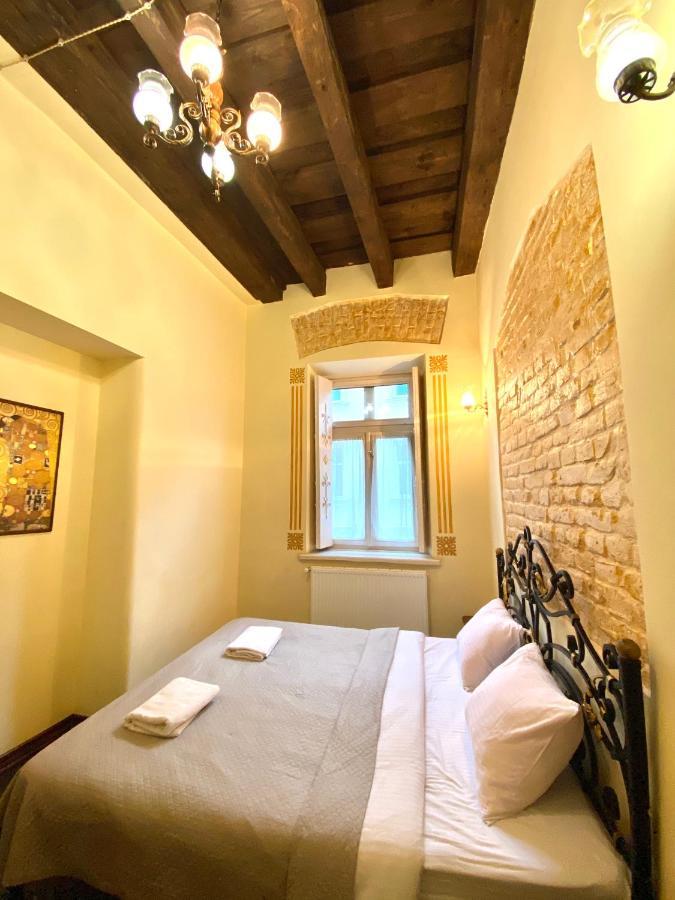 Квартира Подобово На Вулиці Валова 21А Lviv Ngoại thất bức ảnh