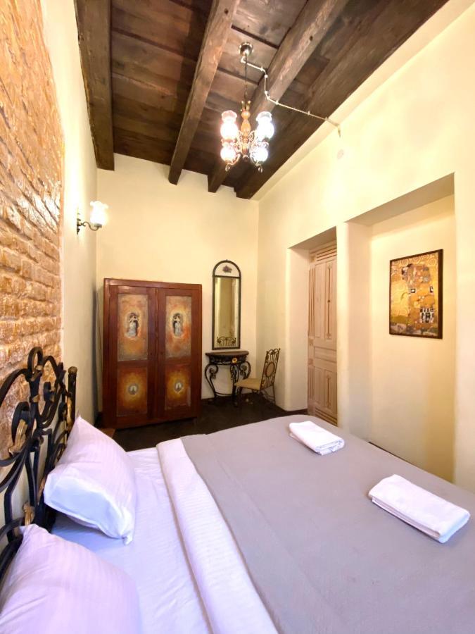 Квартира Подобово На Вулиці Валова 21А Lviv Ngoại thất bức ảnh