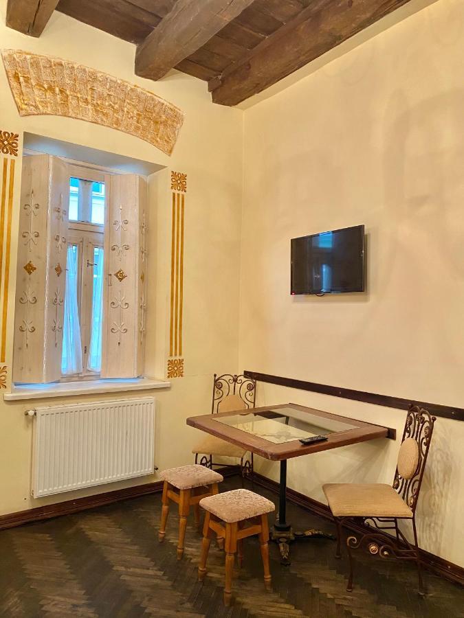 Квартира Подобово На Вулиці Валова 21А Lviv Ngoại thất bức ảnh