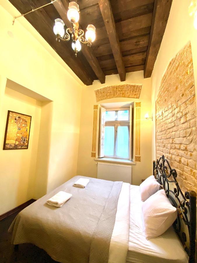 Квартира Подобово На Вулиці Валова 21А Lviv Ngoại thất bức ảnh